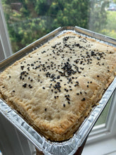 Load image into Gallery viewer, Vegan Heart of Palm and Leeks Pie (Empadao de Palmito)
